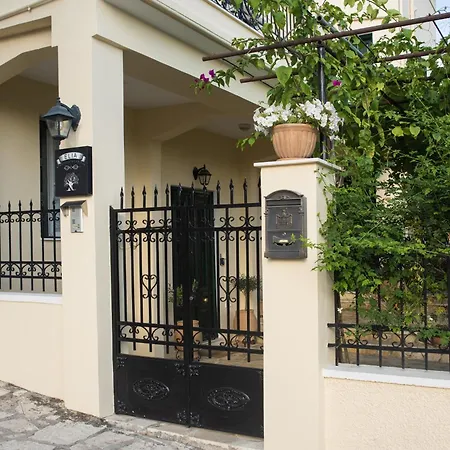 Apartman Cozy Attic - Elia Chrisso *